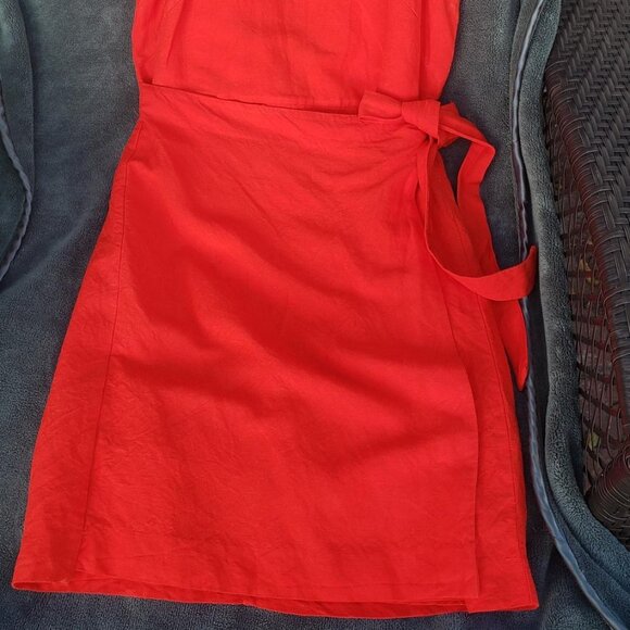 Flattering Ann Taylor Linen/Rayon Blend Wrap Dress - Picture 2 of 10